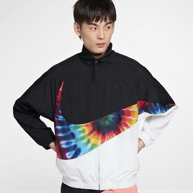 希少！NIKE ナイキ ハイパー シルバー フラッシュ ジャケット レインボー Nike Sportswear Big Swoosh Jacket (RAINBOW) - 7749hk