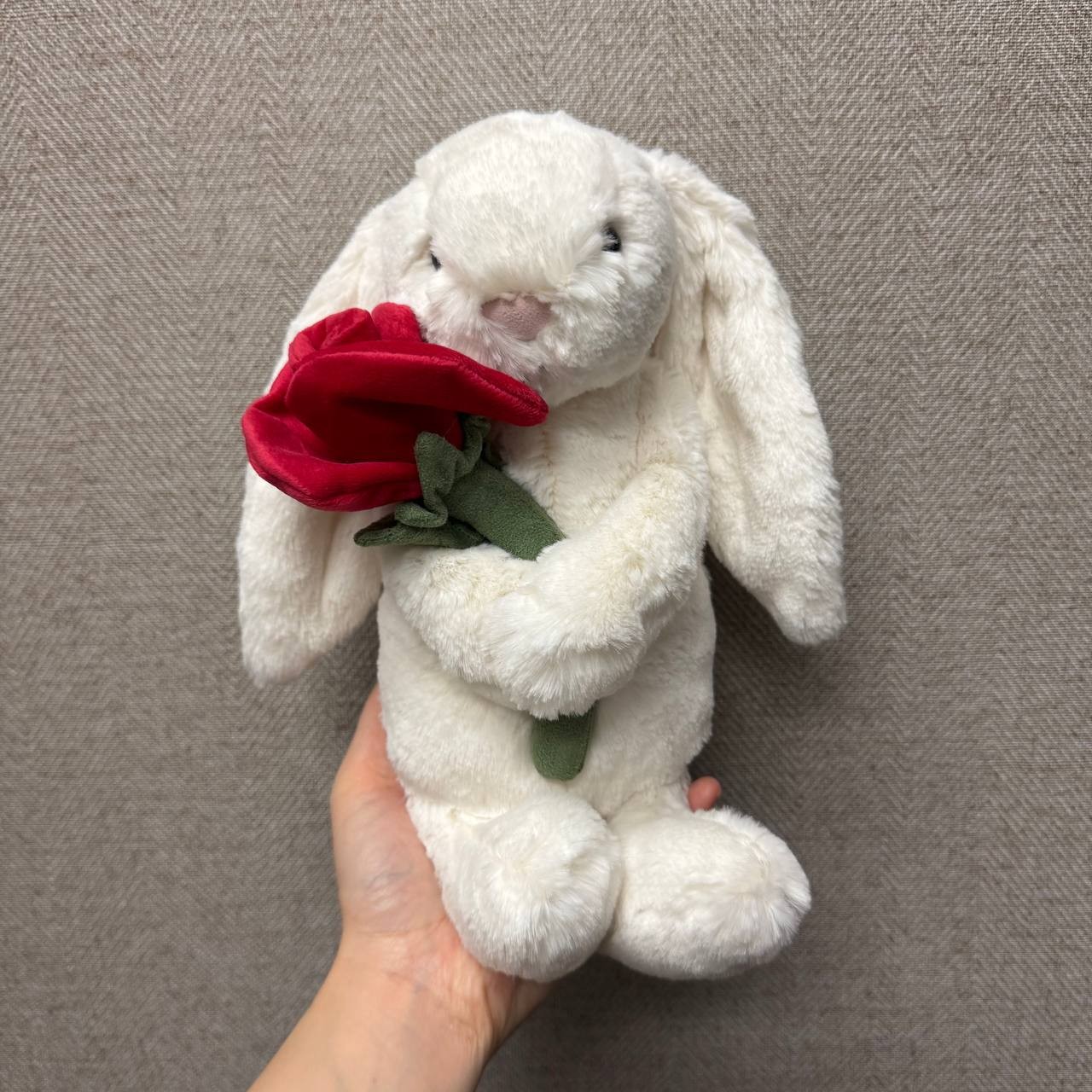 Jellycat - Cream Bunny With Rose 抱玫瑰花兔31cm - newvibeshk