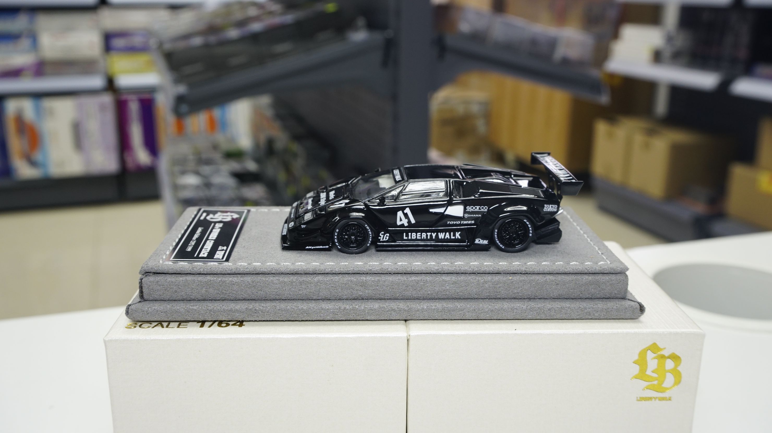 現貨Instock] Topart 1/64 LiberyWalk LBWK Countach Black 41# - The