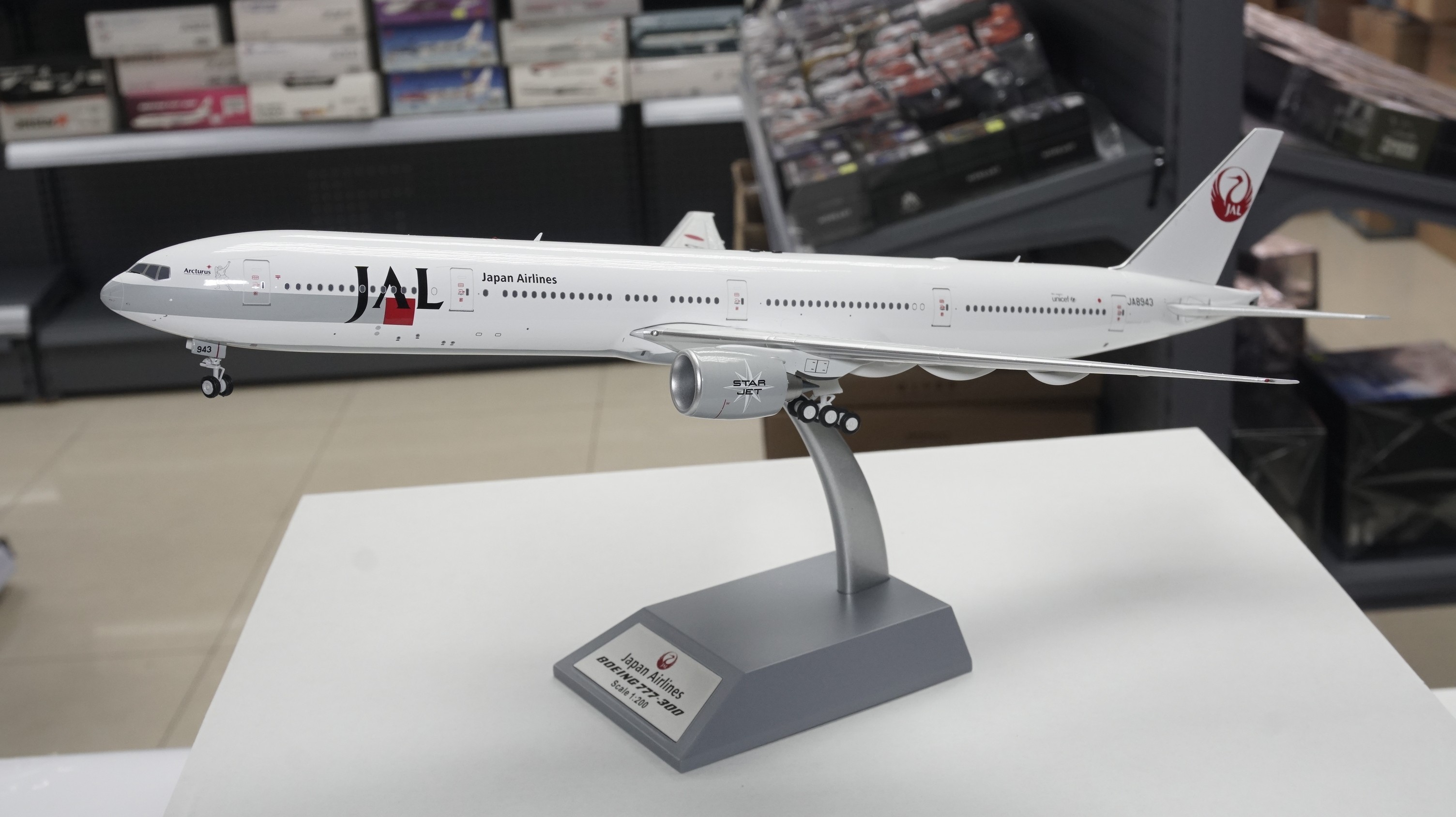 Instock] B-Model 1/200 JAL Boeing 777-346 JA8943 'Arcturus' with