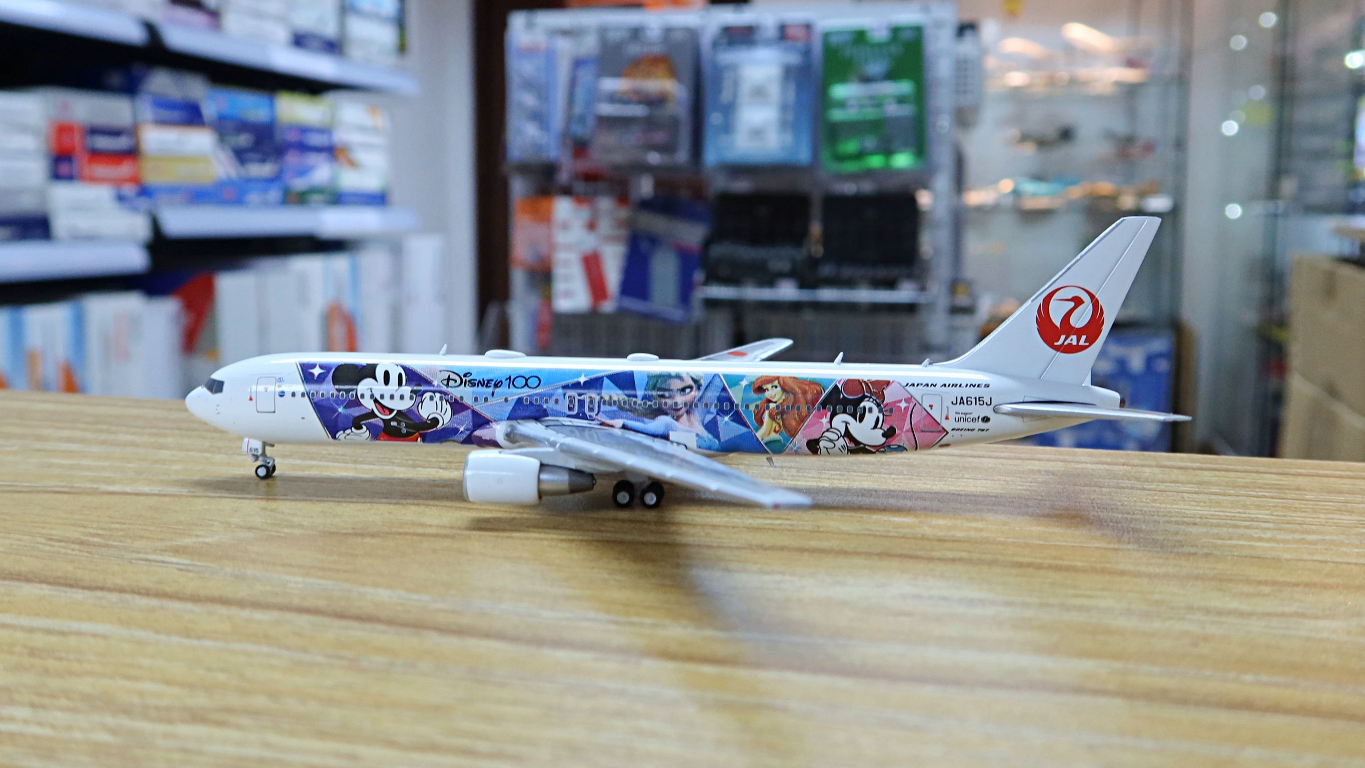 Instock] JC Wings SA4017 1/400 Japan Airlines Boeing 767-300(ER