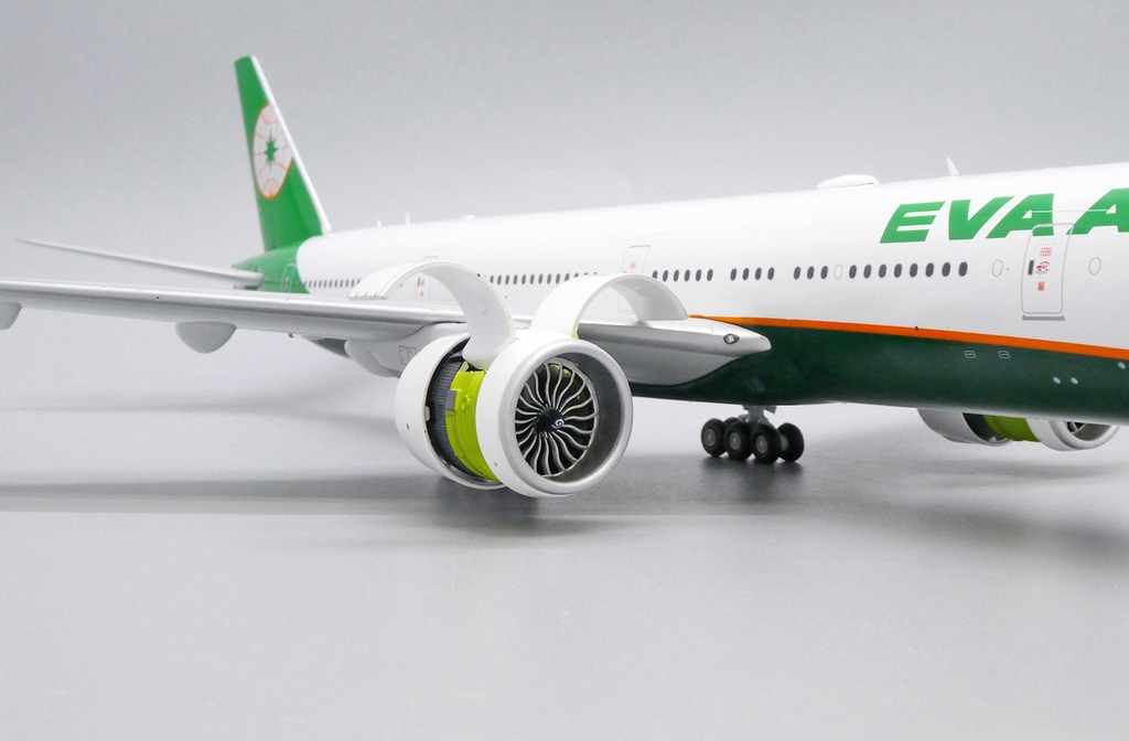 エバー航空　B777-300ER 1/200　JC WINGS エバー航空 B777-300ER 1/200 JC WINGS エバー航空 B777-300ER 1:200