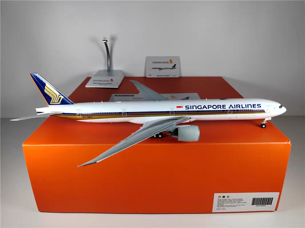 JC Wings 1:200 Singapore Airlines Boeing 777-300(ER) Reg: 9V