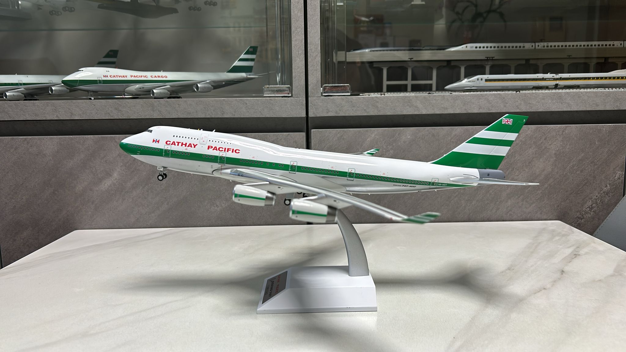 JFOX WB 1/200 Cathay Pacific Boeing B747-400 VR-HOT - 收藏家