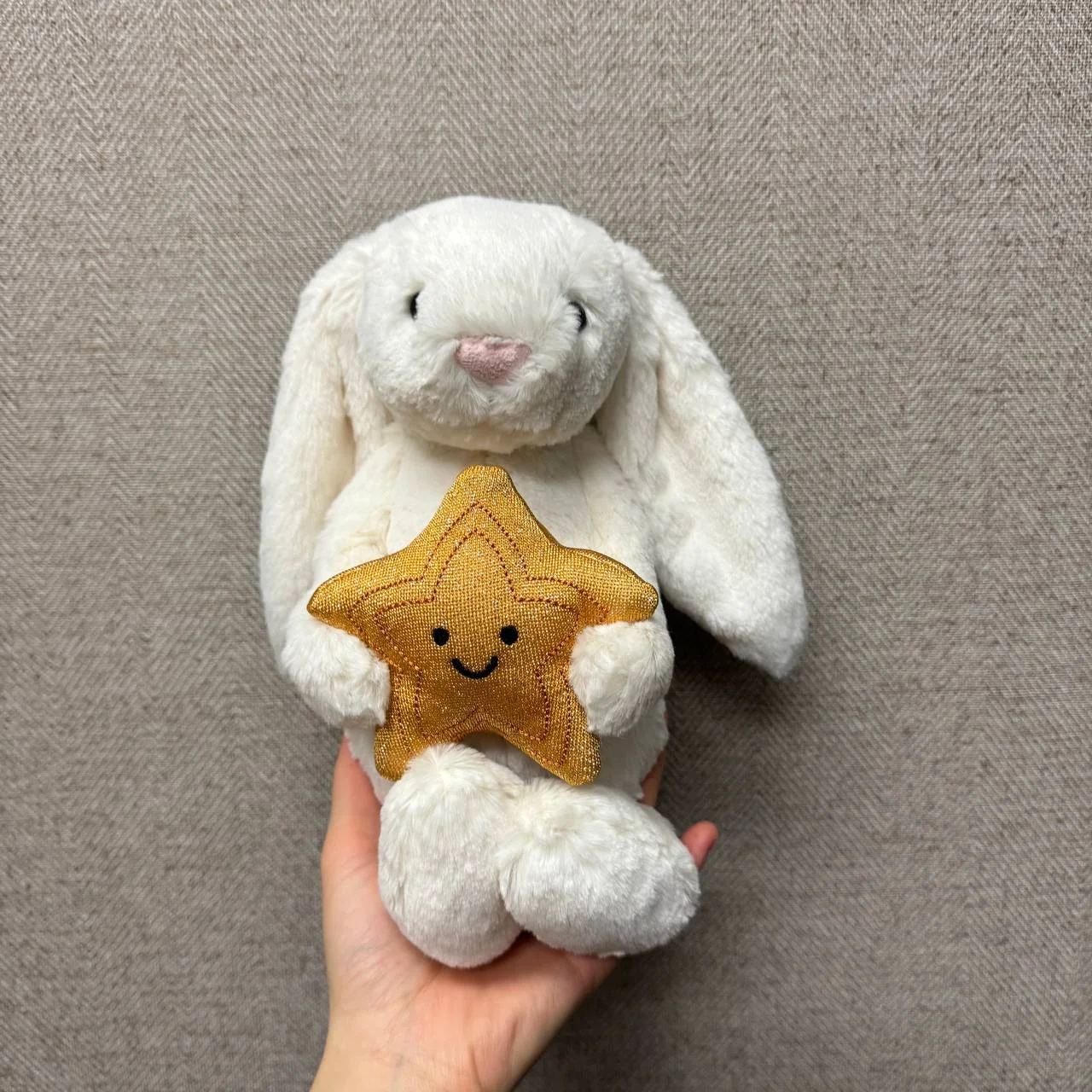 Jellycat - Cream Bunny with Star 抱星星兔仔31cm - newvibeshk