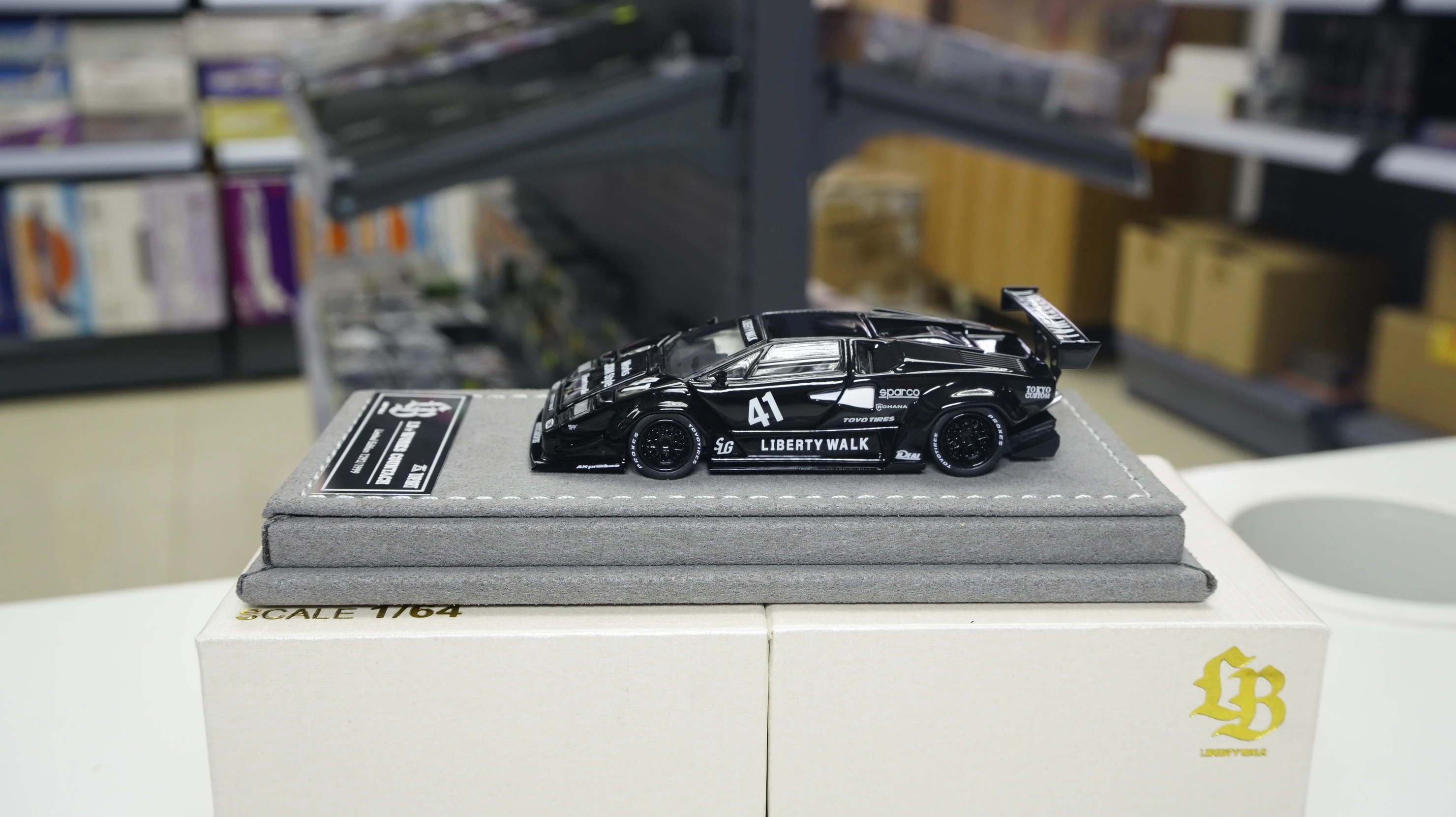 現貨Instock] Topart 1/64 LiberyWalk LBWK Countach Black 41# - The
