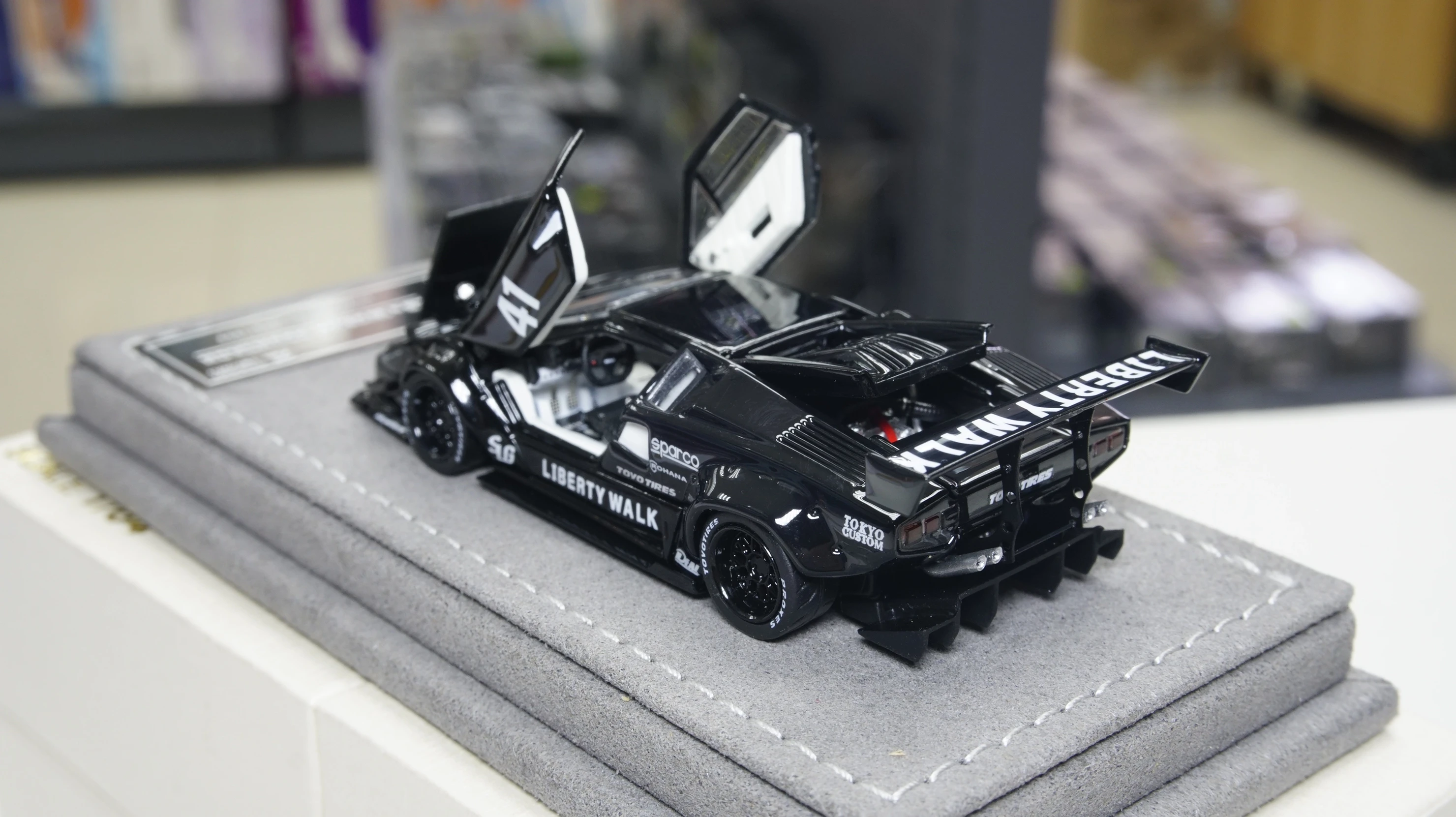 現貨Instock] Topart 1/64 LiberyWalk LBWK Countach Black 41# - The