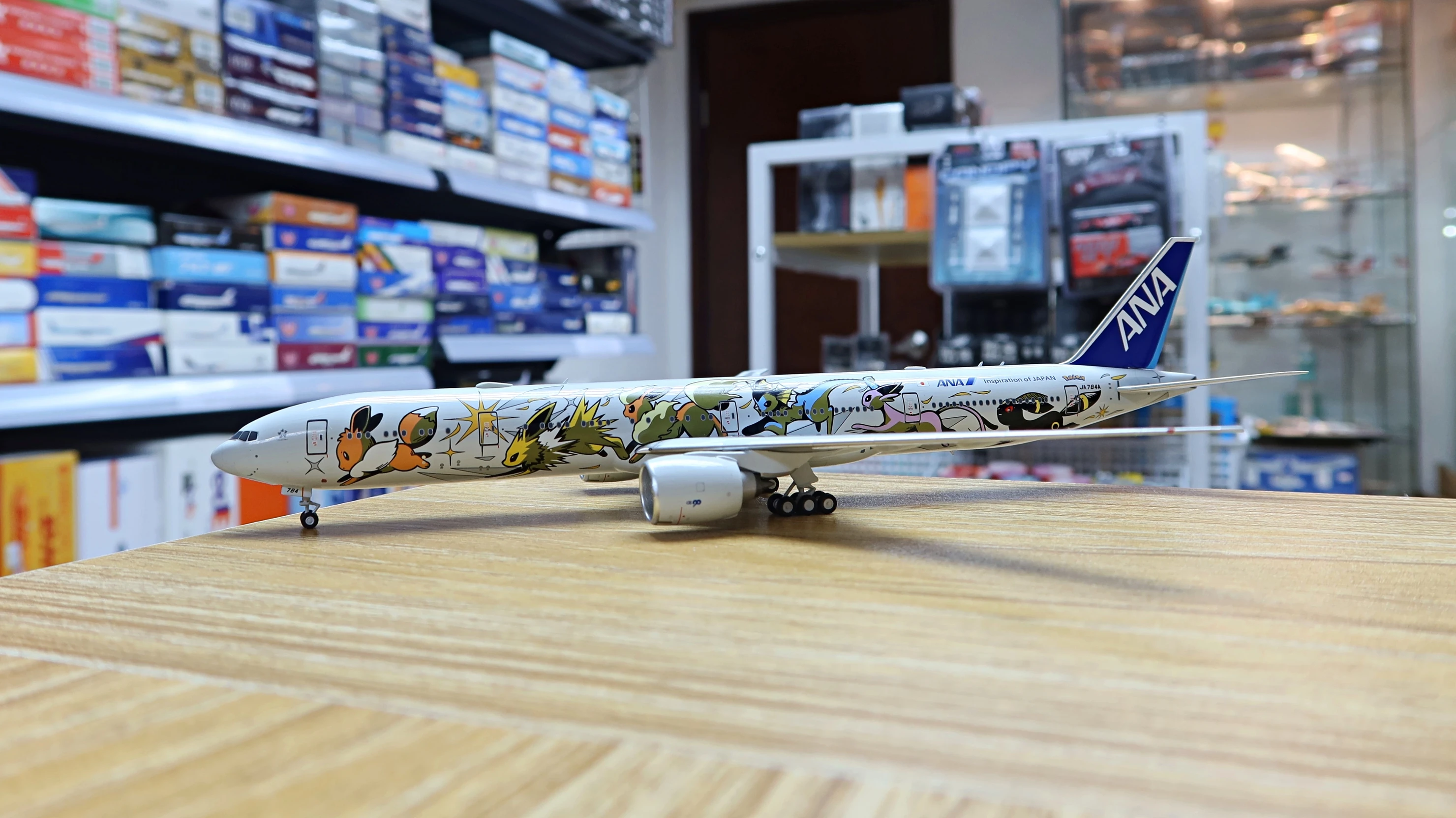 Instock] NG Model 73037 1/400 ANA 777-300ER JA784A Eevee Jet NH cs