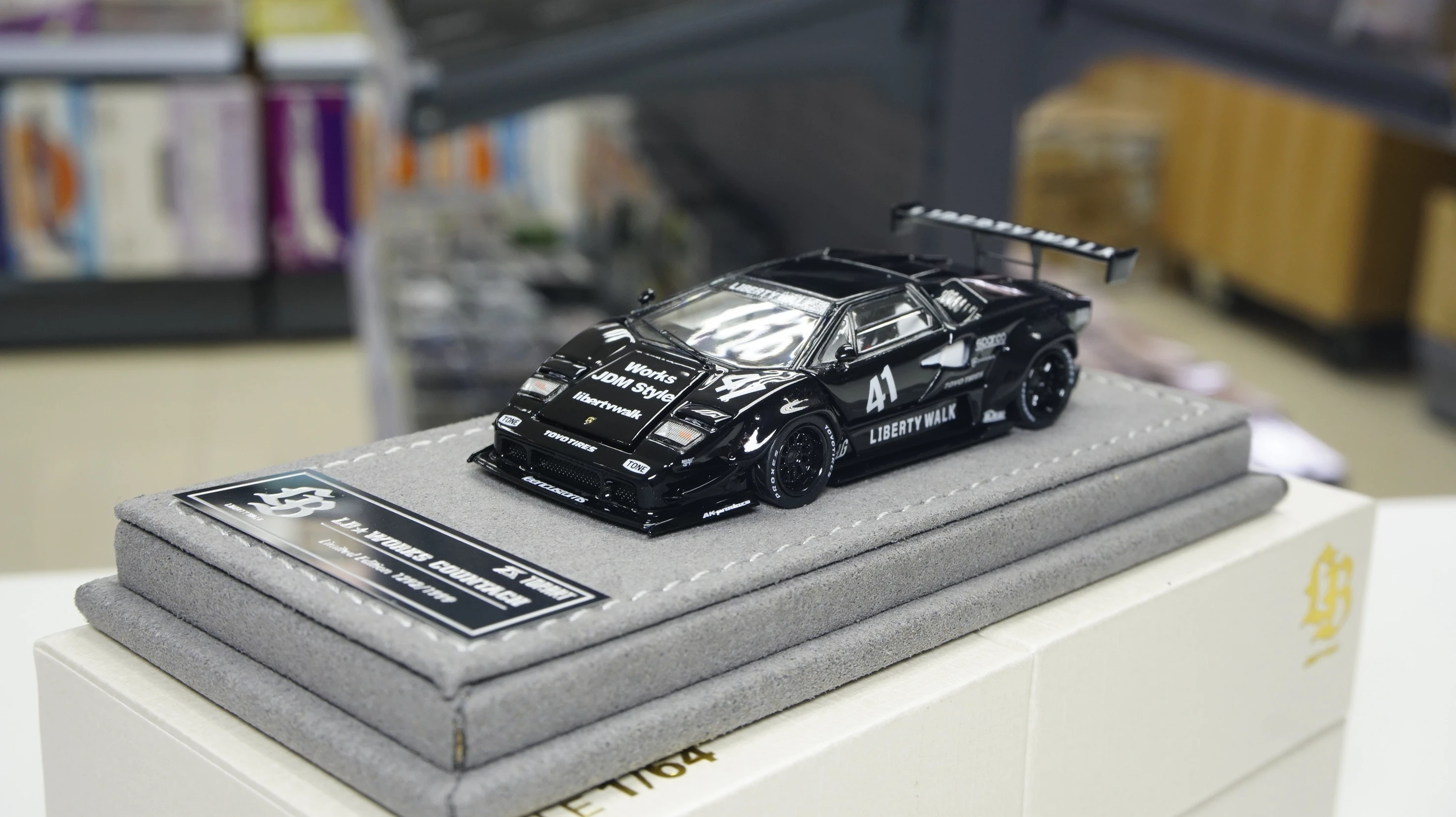 現貨Instock] Topart 1/64 LiberyWalk LBWK Countach Black 41# - The
