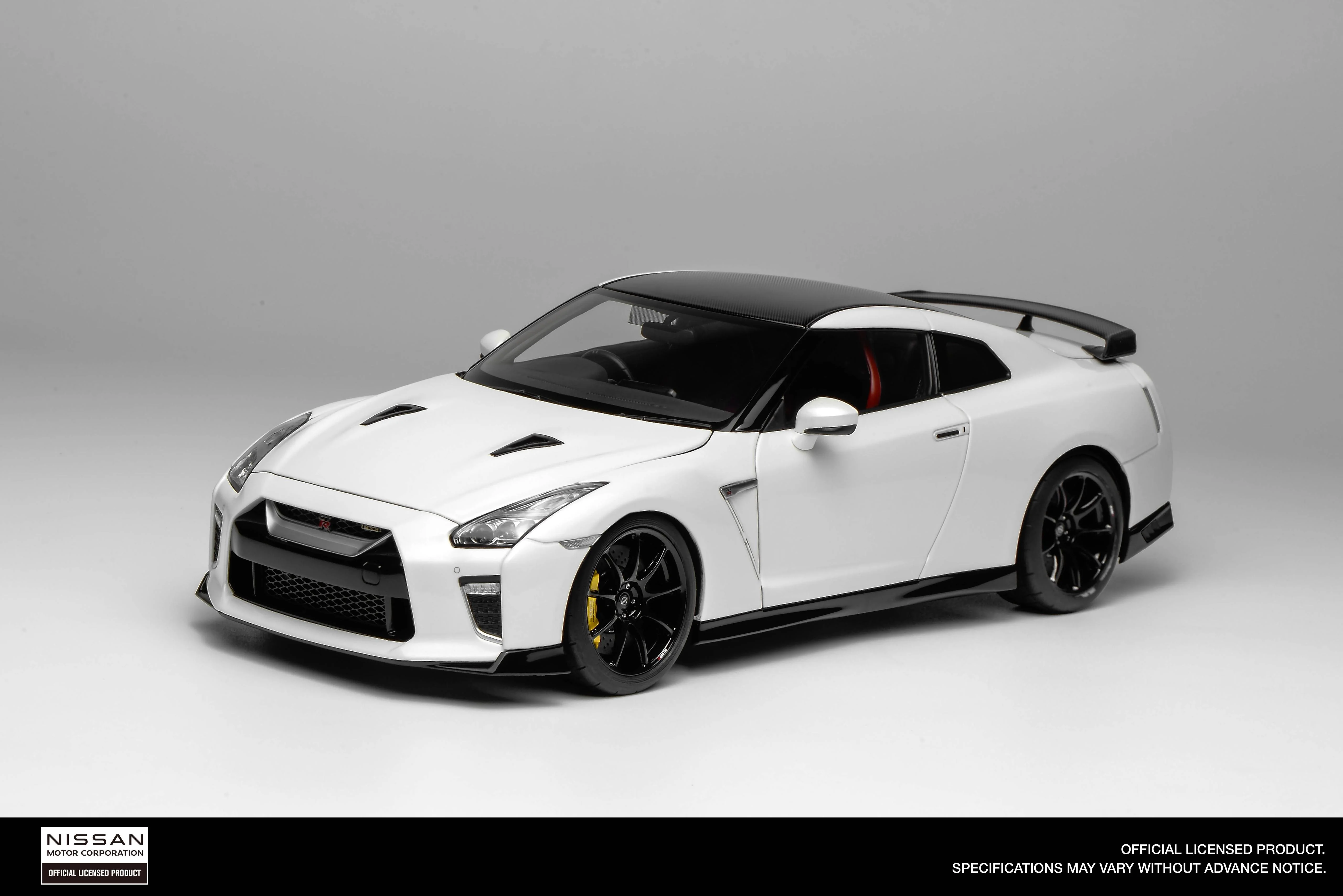 Motorhelix 1/18 Nissan GT-R R35 Track Edition Engineered By