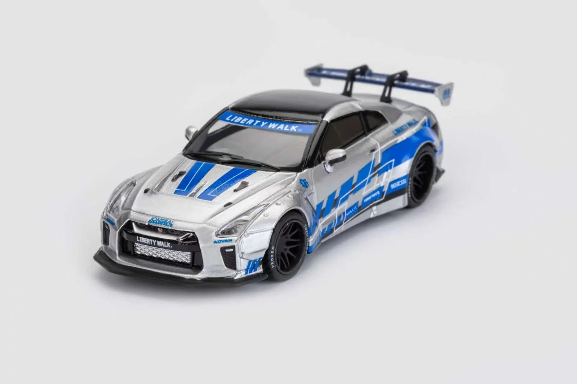 Model Collect MC x ET Model 1/64 Nissan GT-R R35 FNF Silver Blue