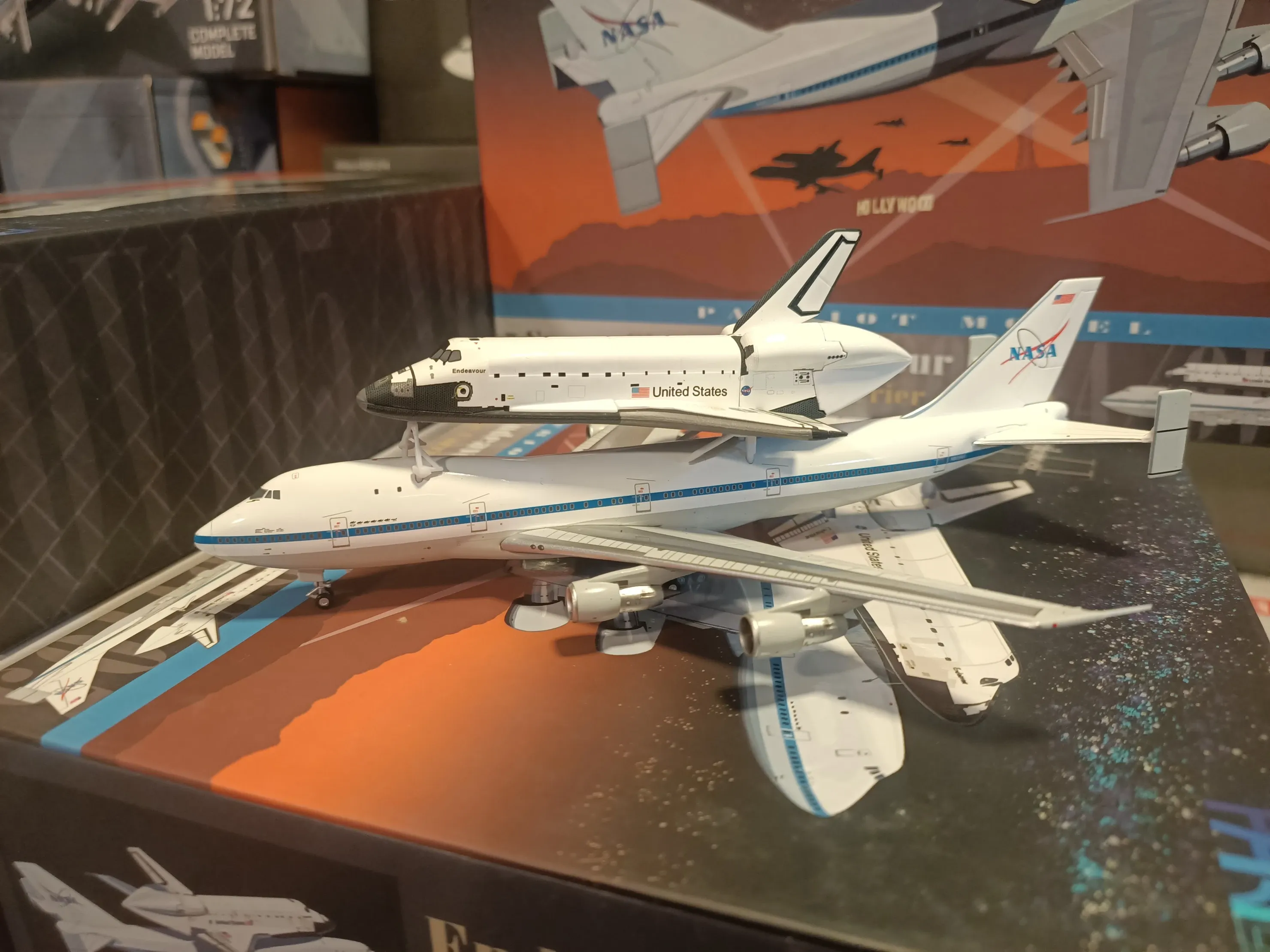 Patriot Model PT-400-010 1/400 NASA B747-100 N905NA Space
