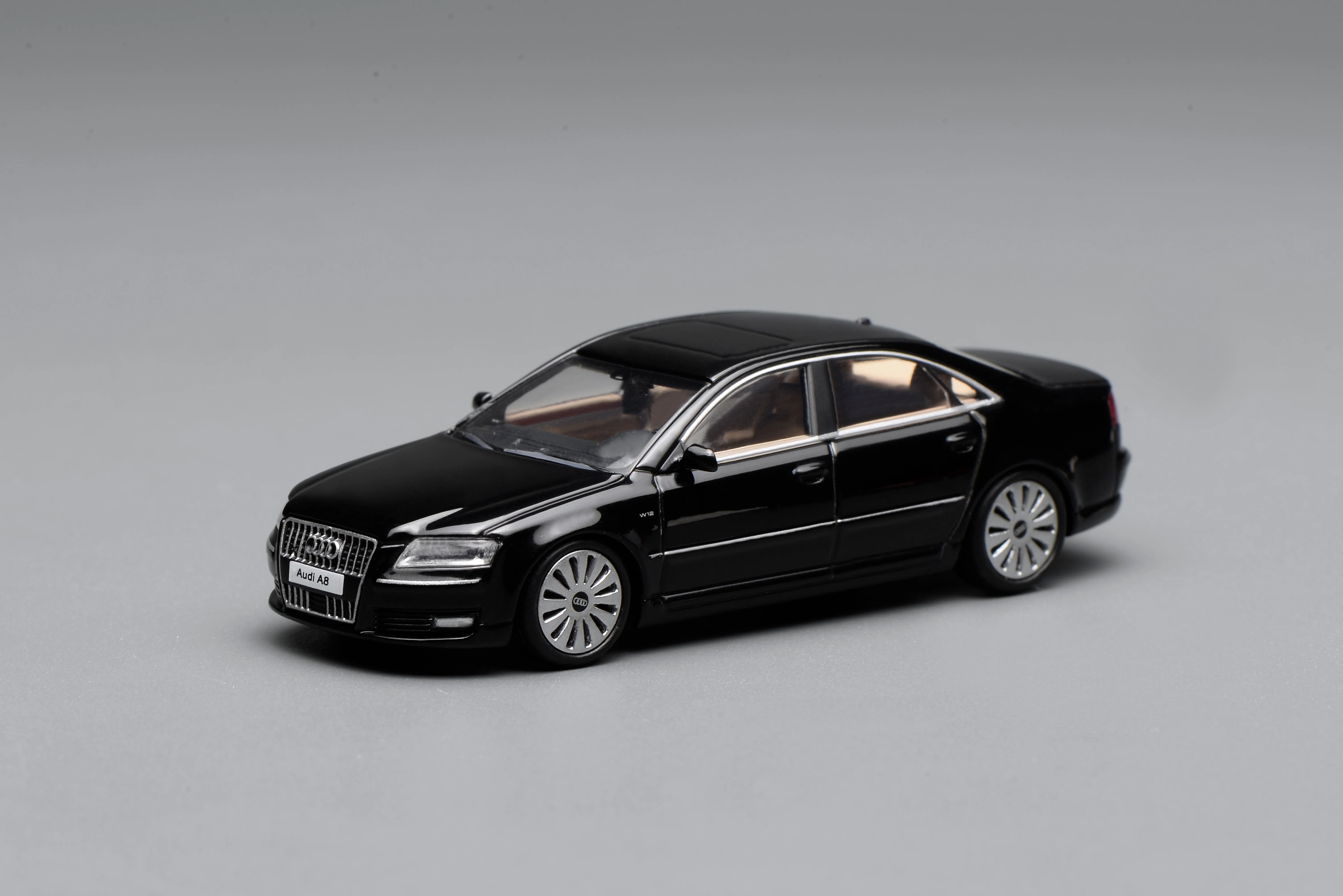 Motorhelix 1/64 Audi A8 (D3) - Facelift 2008 Metallic Black Diecast Model  合金模型車- 收藏家模型飛機模型汽車模型專門店Collector Model Limited