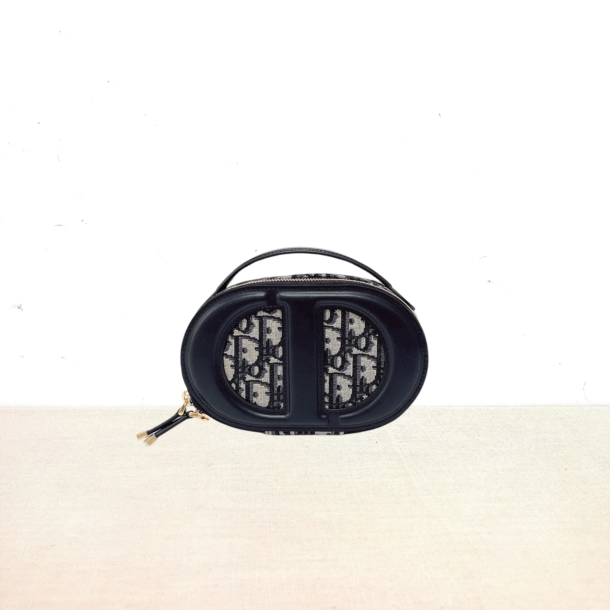 YL Unused Dior CD Signature Oval Camera Bag navy sozoluxury