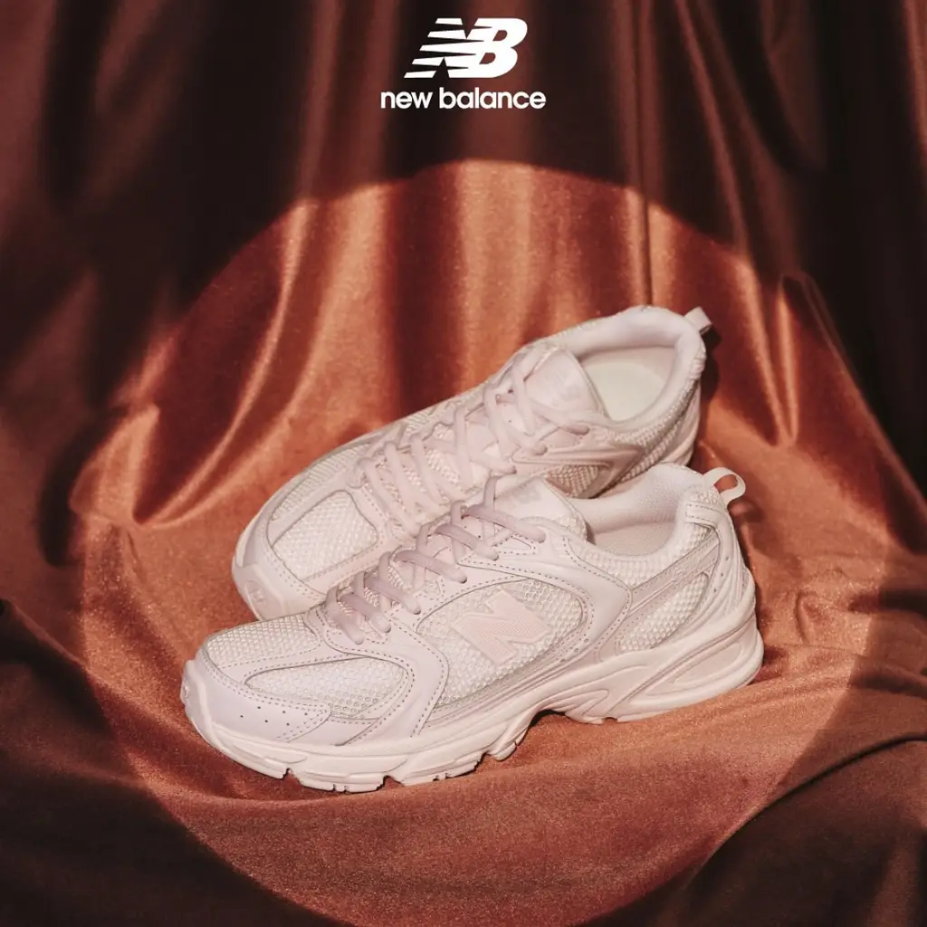 国内発送★送料無料！限定カラーNew Balance U530 ピンク New Balance U530TBD atmos pink / 日本国内atmos pink限定