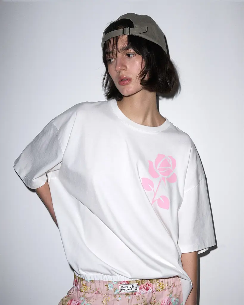 【Mardi Mercredi】OVERSIZED TSHIRT UNE ROSE Mardi Mercredi OVERSIZED TSHIRT UNE ROSE - kakaofriends香港