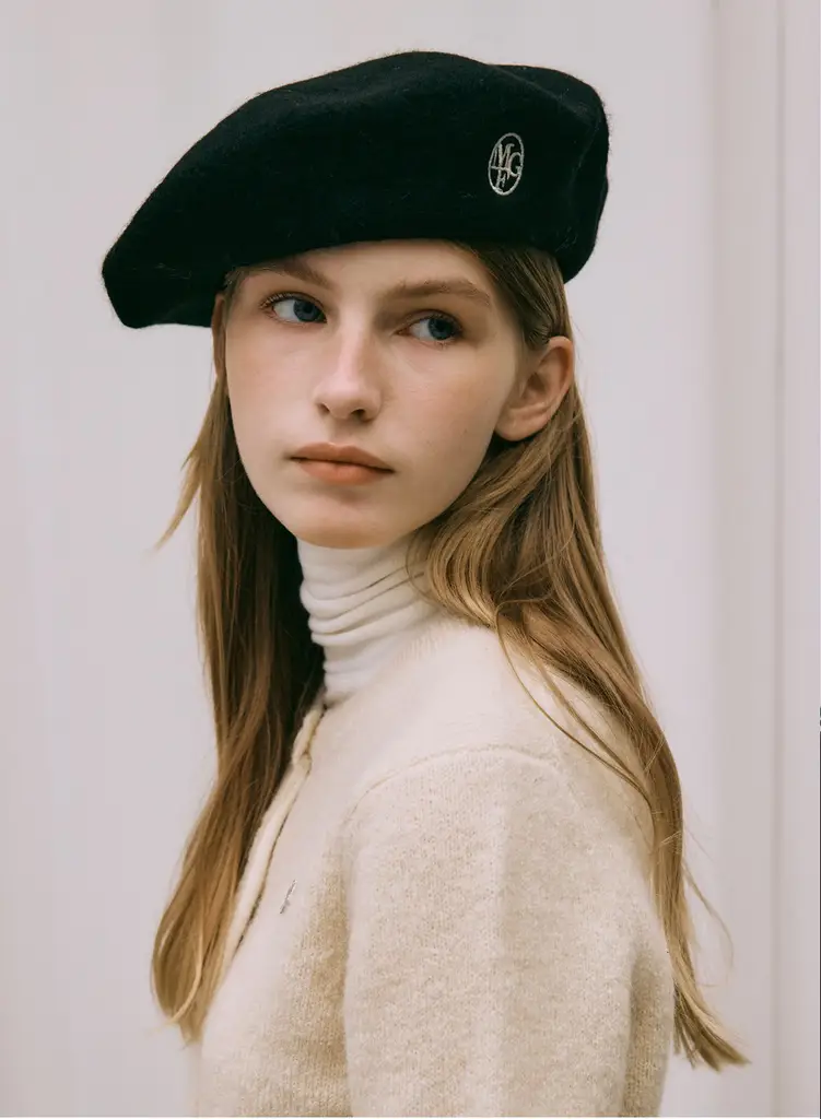 ★MARITHE★送料込み★CIRCLE LOGO EMBROIDERY WOOL BERET Marithe CIRCLE LOGO EMBROIDERY WOOL BERET ivory | KAZUE