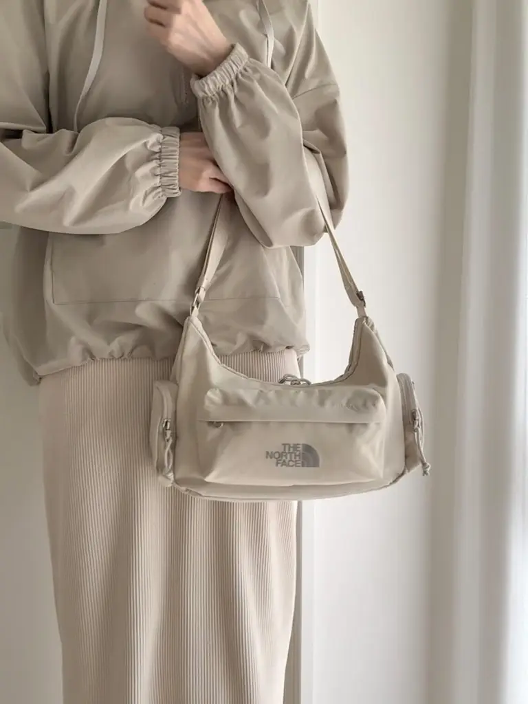 ● THE NORTH FACE ● BONNEY HOBO BAG MINI cream New THE NORTH FACE BONNEY HOBO BAG MINI CREAM NN2PR10L TAKSE
