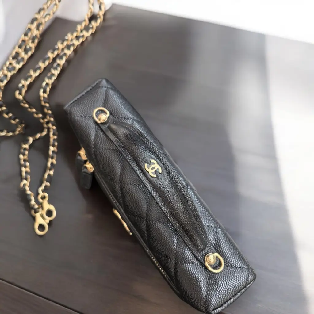 【大人可愛い♡】CHANEL 25C 薄型フラグメントケース 大人上品な新カラー】CHANEL☆フラグメントケース☆25春夏