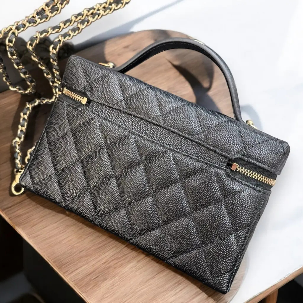 Brand New Chanel 25c Long Vanity Case With Chain - Manaddict
