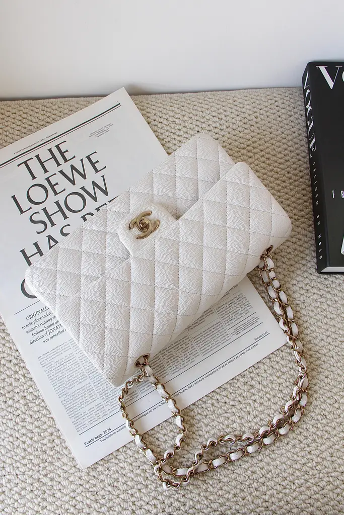 希少CHANEL ノベルティ海外限定のブラック バレッタ文字ゴールド 642414421287_99552362201894336