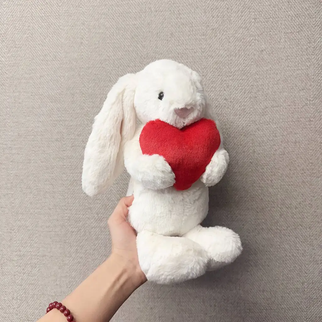 Jellycat - Bashful Red Love Heart Bunny 抱心兔𝟑𝟏𝐜𝐦 - newvibeshk