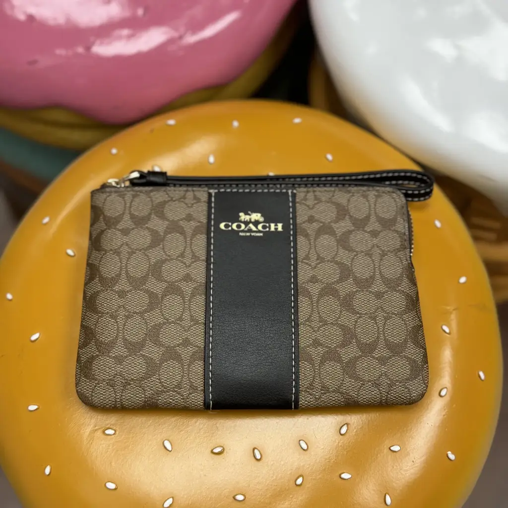COACH オールドコーチ キーケース イタリア製 レッド 赤 美品】COACH コーチ コインケース キーケース 赤 レッド - メルカリ