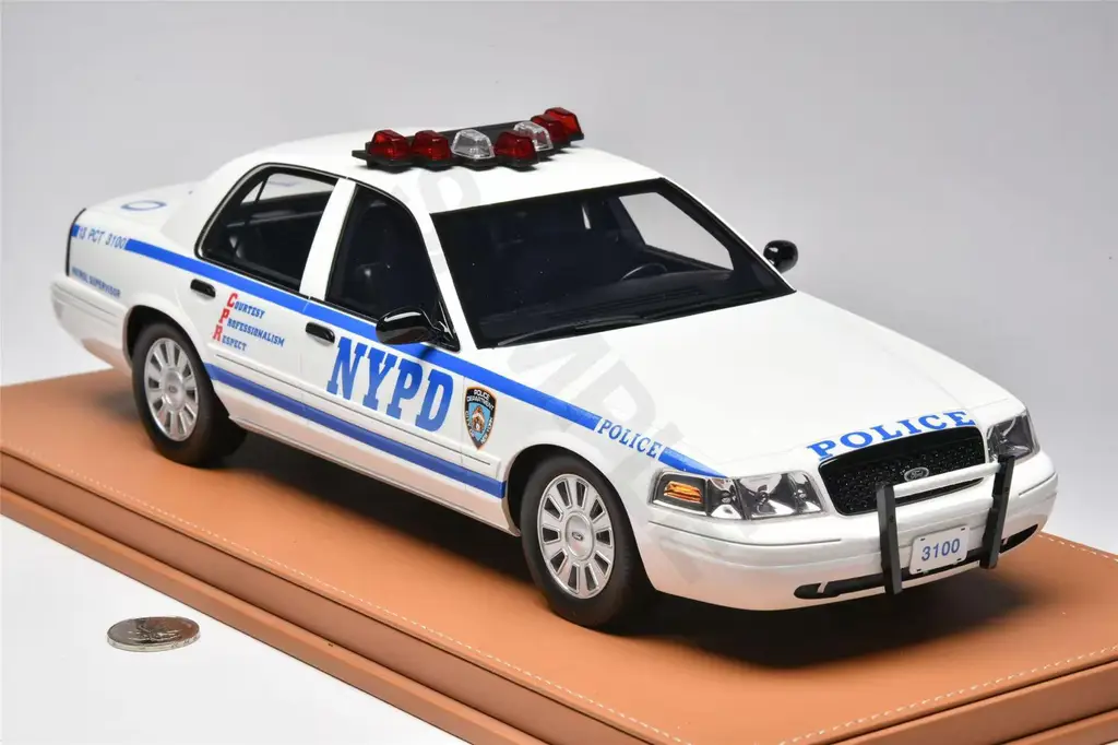 Autoart 1/18 CROWN VICTORIA POLICE パトカー s-l1200.jpg