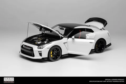 Motorhelix 1/18 Nissan GT-R R35 Track Edition Engineered By