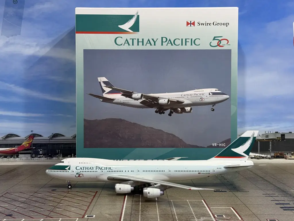 CM SC Models SC2742002/A 1:200 Cathay Pacific B747-200 VR