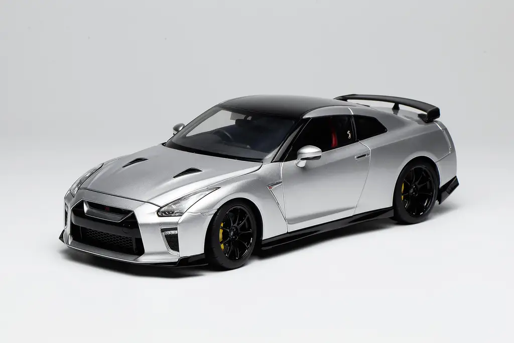 Motorhelix 1/18 Nissan GT-R R35 Track Edition Engineered by
