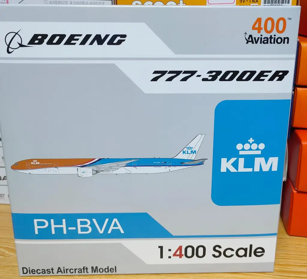 akiページ✨NEW!!香港 航空機模型/ 約30cm akiページ✨NEW!!香港 航空機模型/ 約30cm Amazon.co.jp: 1:400 合金