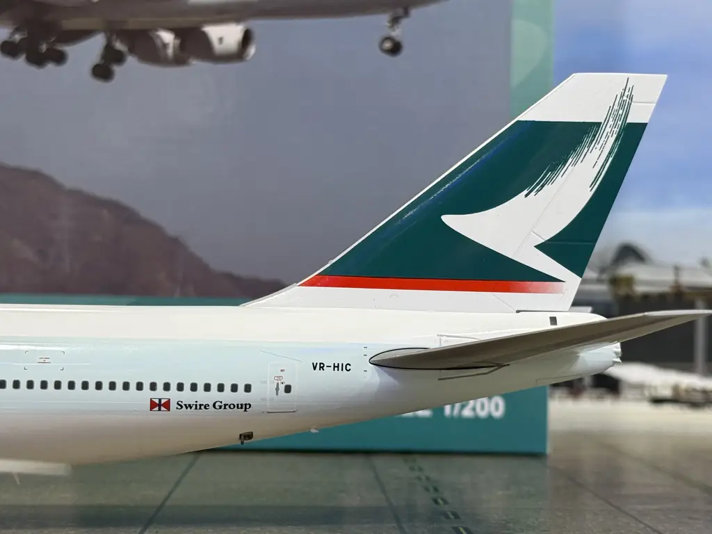 CM SC Models SC2742002/A 1:200 Cathay Pacific B747-200 VR