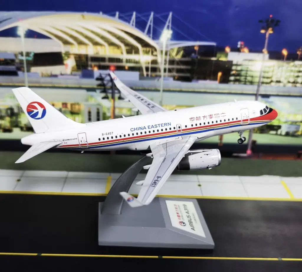 J-AIR E170模型　1/200模型 Amazon.co.jp: JC WINGS 1/400 完成品 J-Air for Embraer 170