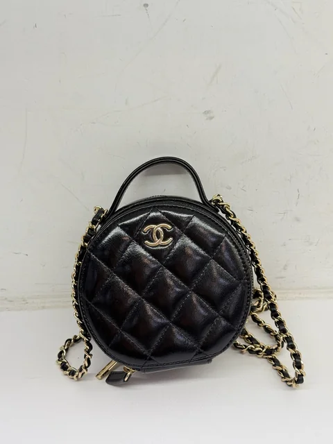 Handle Chanel Round Handbag Pre-owned Chanel Mini Round Bag With